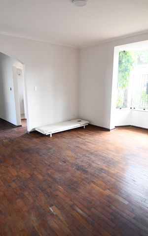 Casa à venda com 604m², 3 quartos e 6 vagasSala