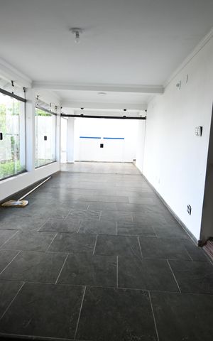 Casa à venda com 604m², 3 quartos e 6 vagasSala 2
