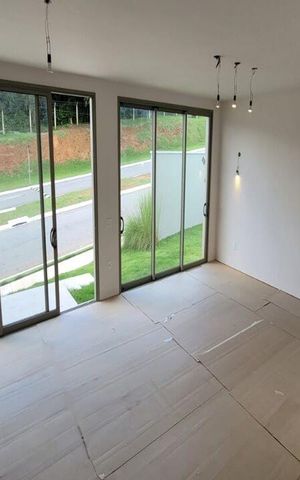 Casa de condomínio à venda com 266m², 2 quartos e 3 vagas
