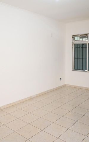 Casa para alugar com 250m², 3 quartos e 2 vagas Casa para alugar com 250m², 3 quartos e 2 vagasSala