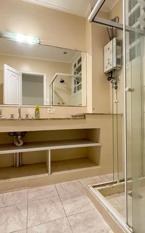 Apartamento para alugar com 216m², 3 quartos e 1 vaga Apartamento para alugar com 216m², 3 quartos e 1 vagaBanheiro social