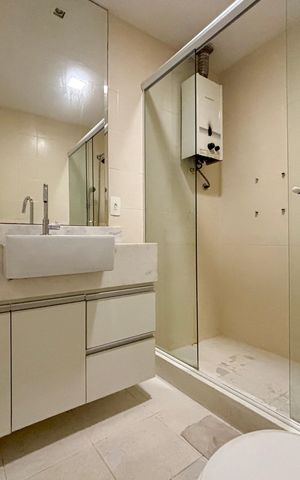 Apartamento para alugar com 216m², 3 quartos e 1 vaga Apartamento para alugar com 216m², 3 quartos e 1 vagaSuíte - banheiro