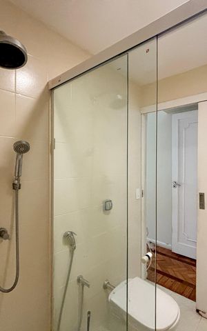 Apartamento para alugar com 216m², 3 quartos e 1 vaga Apartamento para alugar com 216m², 3 quartos e 1 vagaSuíte - banheiro
