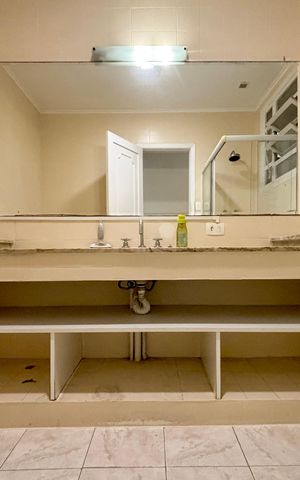Apartamento para alugar com 216m², 3 quartos e 1 vaga Apartamento para alugar com 216m², 3 quartos e 1 vagaBanheiro social