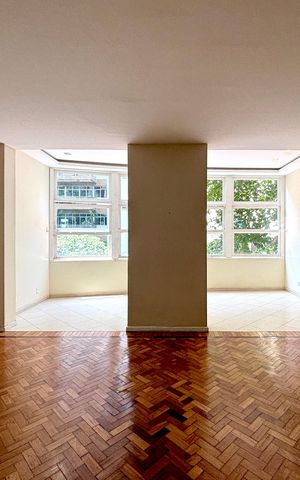 Apartamento para alugar com 216m², 3 quartos e 1 vaga Apartamento para alugar com 216m², 3 quartos e 1 vagaSala