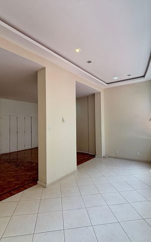 Apartamento para alugar com 216m², 3 quartos e 1 vaga Apartamento para alugar com 216m², 3 quartos e 1 vagaSala