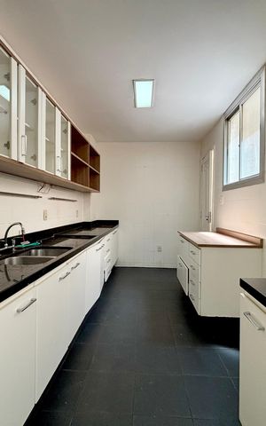 Apartamento para alugar com 216m², 3 quartos e 1 vaga Apartamento para alugar com 216m², 3 quartos e 1 vagaCozinha