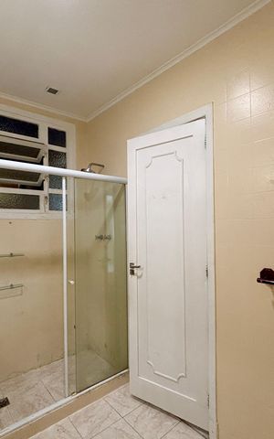 Apartamento para alugar com 216m², 3 quartos e 1 vaga Apartamento para alugar com 216m², 3 quartos e 1 vagaBanheiro social