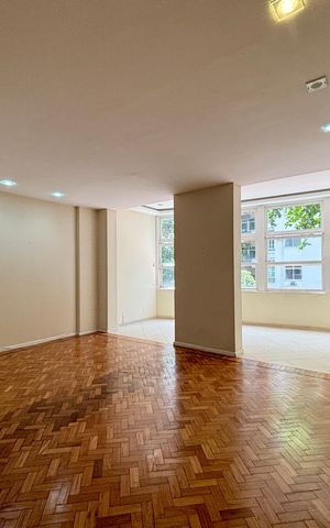 Apartamento para alugar com 216m², 3 quartos e 1 vaga Apartamento para alugar com 216m², 3 quartos e 1 vagaSala