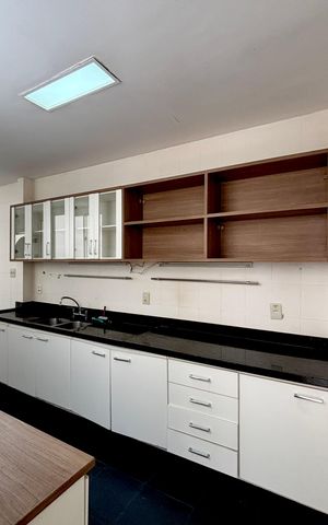 Apartamento para alugar com 216m², 3 quartos e 1 vaga Apartamento para alugar com 216m², 3 quartos e 1 vagaCozinha