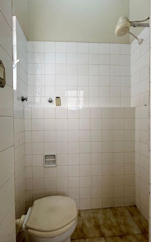 Apartamento para alugar com 216m², 3 quartos e 1 vaga Apartamento para alugar com 216m², 3 quartos e 1 vagaÁrea de serviço - suíte - banheiro