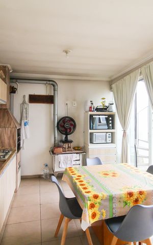 Casa à venda com 195m², 4 quartos e 2 vagas Casa à venda com 195m², 4 quartos e 2 vagasÁrea gourmet