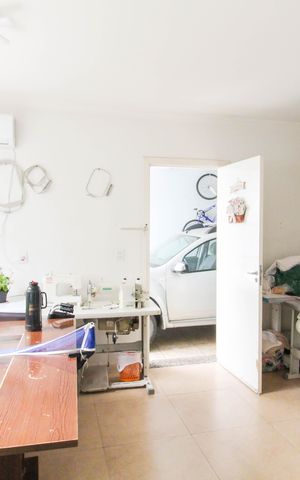 Casa à venda com 195m², 4 quartos e 2 vagas Casa à venda com 195m², 4 quartos e 2 vagasCozinha