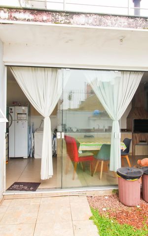 Casa à venda com 195m², 4 quartos e 2 vagas Casa à venda com 195m², 4 quartos e 2 vagasÁrea externa
