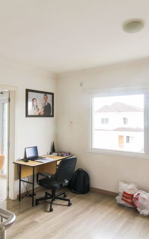 Casa à venda com 195m², 4 quartos e 2 vagas Casa à venda com 195m², 4 quartos e 2 vagasLiving