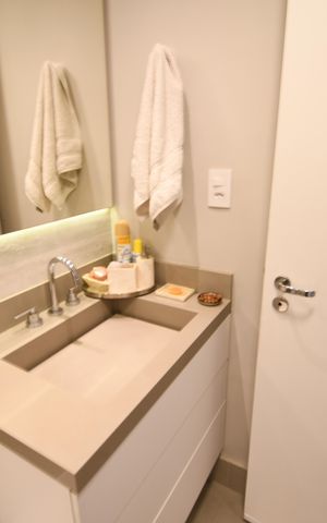 Apartamento à venda com 67m², 2 quartos e 1 vagaBanheiro Social