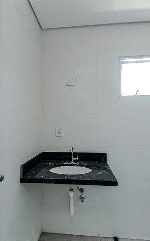 Casa à venda com 77m², 3 quartos e 1 vagaBanheiro