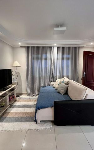 Casa à venda com 249m², 3 quartos e 2 vagas