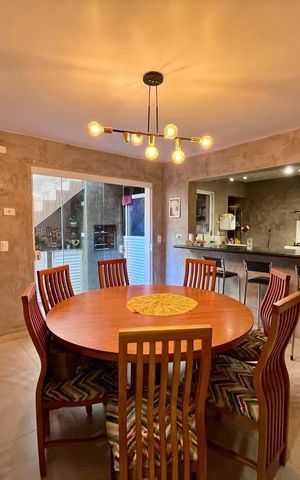 Casa à venda com 249m², 3 quartos e 2 vagas