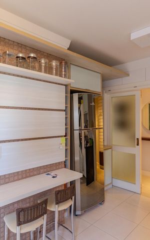Apartamento à venda com 133m², 3 quartos e 3 vagas Apartamento à venda com 133m², 3 quartos e 3 vagasCozinha