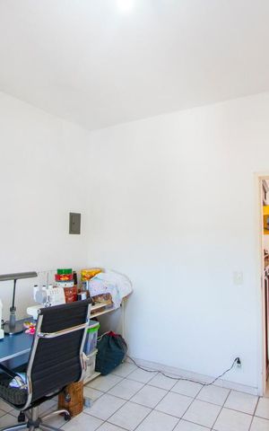 Casa à venda com 312m², 3 quartos e 4 vagas Casa à venda com 312m², 3 quartos e 4 vagasQuarto 2