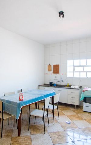 Casa à venda com 312m², 3 quartos e 4 vagas Casa à venda com 312m², 3 quartos e 4 vagasSalão de festas - Cozinha