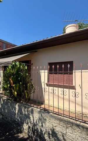 Casa à venda com 260m², 4 quartos e 2 vagas