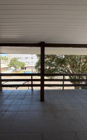 Casa à venda com 260m², 4 quartos e 2 vagas