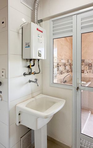Apartamento à venda com 93m², 3 quartos e 2 vagas Apartamento à venda com 93m², 3 quartos e 2 vagasÁrea de Serviço
