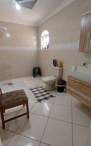 Casa à venda com 220m², 5 quartos e 2 vagas