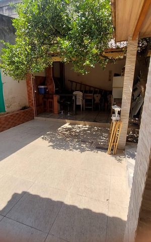 Casa à venda com 220m², 5 quartos e 2 vagas