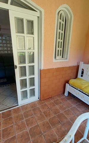 Casa à venda com 220m², 5 quartos e 2 vagas