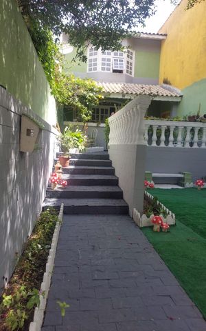 Casa à venda com 220m², 5 quartos e 2 vagas
