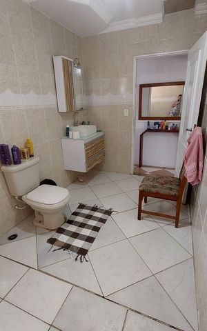 Casa à venda com 220m², 5 quartos e 2 vagas