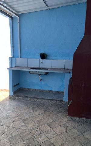Casa à venda com 160m², 3 quartos e 4 vagas