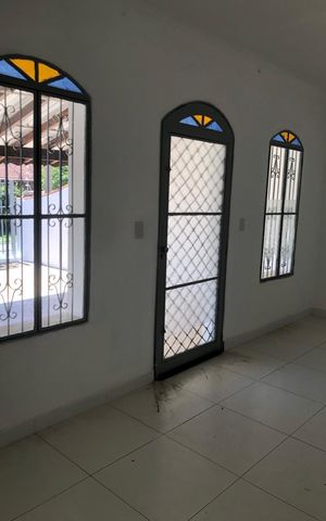 Casa à venda com 160m², 3 quartos e 4 vagas