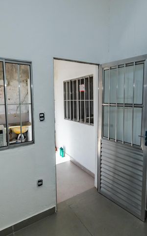 Casa para alugar com 150m², 1 quarto e sem vagaSala