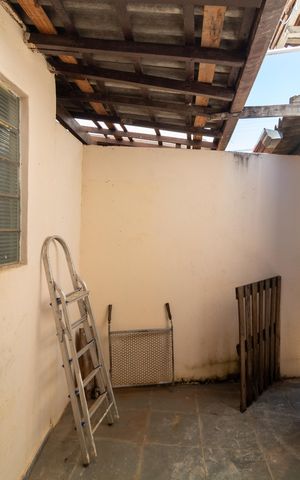 Casa à venda com 313m², 4 quartos e 2 vagas Casa à venda com 313m², 4 quartos e 2 vagasÁrea de serviço da Casa 02