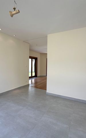 Casa de condomínio à venda com 362m², 3 quartos e 4 vagas Casa de condomínio à venda com 362m², 3 quartos e 4 vagasCopa
