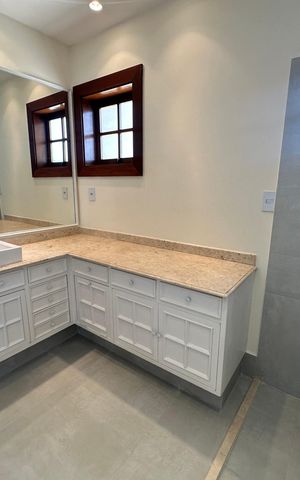 Casa de condomínio à venda com 362m², 3 quartos e 4 vagas Casa de condomínio à venda com 362m², 3 quartos e 4 vagasBanheiro da Suíte 2