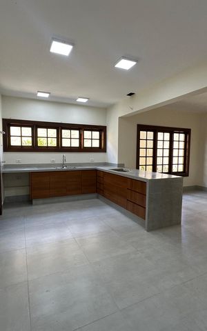 Casa de condomínio à venda com 362m², 3 quartos e 4 vagas Casa de condomínio à venda com 362m², 3 quartos e 4 vagasCozinha