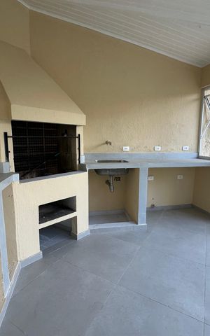 Casa de condomínio à venda com 362m², 3 quartos e 4 vagas Casa de condomínio à venda com 362m², 3 quartos e 4 vagasChurrasqueira