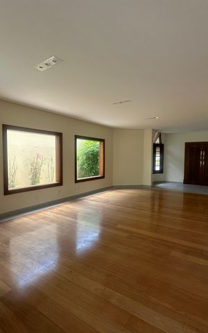 Casa de condomínio à venda com 362m², 3 quartos e 4 vagas Casa de condomínio à venda com 362m², 3 quartos e 4 vagasSala