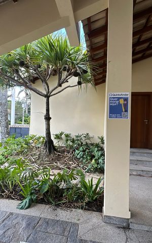 Casa de condomínio à venda com 362m², 3 quartos e 4 vagas Casa de condomínio à venda com 362m², 3 quartos e 4 vagasFachada