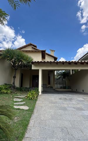 Casa de condomínio à venda com 362m², 3 quartos e 4 vagas Casa de condomínio à venda com 362m², 3 quartos e 4 vagasGaragem