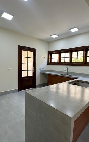 Casa de condomínio à venda com 362m², 3 quartos e 4 vagas Casa de condomínio à venda com 362m², 3 quartos e 4 vagasCozinha