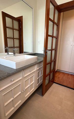 Casa de condomínio à venda com 362m², 3 quartos e 4 vagas Casa de condomínio à venda com 362m², 3 quartos e 4 vagasBanheiro da Suíte 3