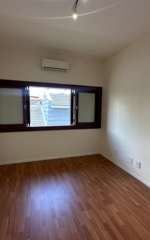 Casa de condomínio à venda com 362m², 3 quartos e 4 vagas Casa de condomínio à venda com 362m², 3 quartos e 4 vagasSuíte 2