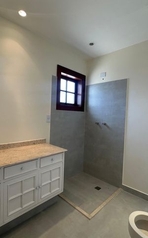 Casa de condomínio à venda com 362m², 3 quartos e 4 vagas Casa de condomínio à venda com 362m², 3 quartos e 4 vagasBanheiro da Suíte 2