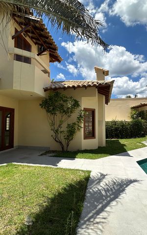 Casa de condomínio à venda com 362m², 3 quartos e 4 vagas Casa de condomínio à venda com 362m², 3 quartos e 4 vagasPiscina